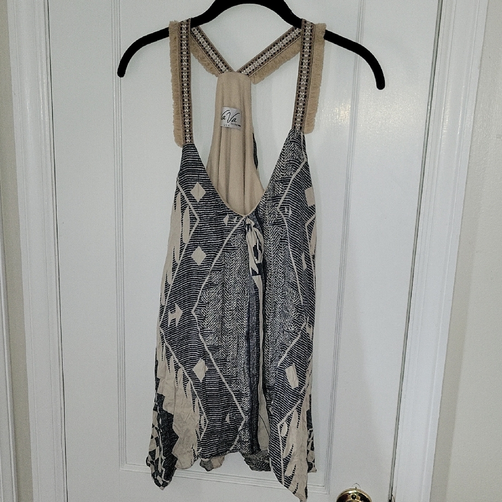 Vava by Joy Han Tan & Blue Top SZ L